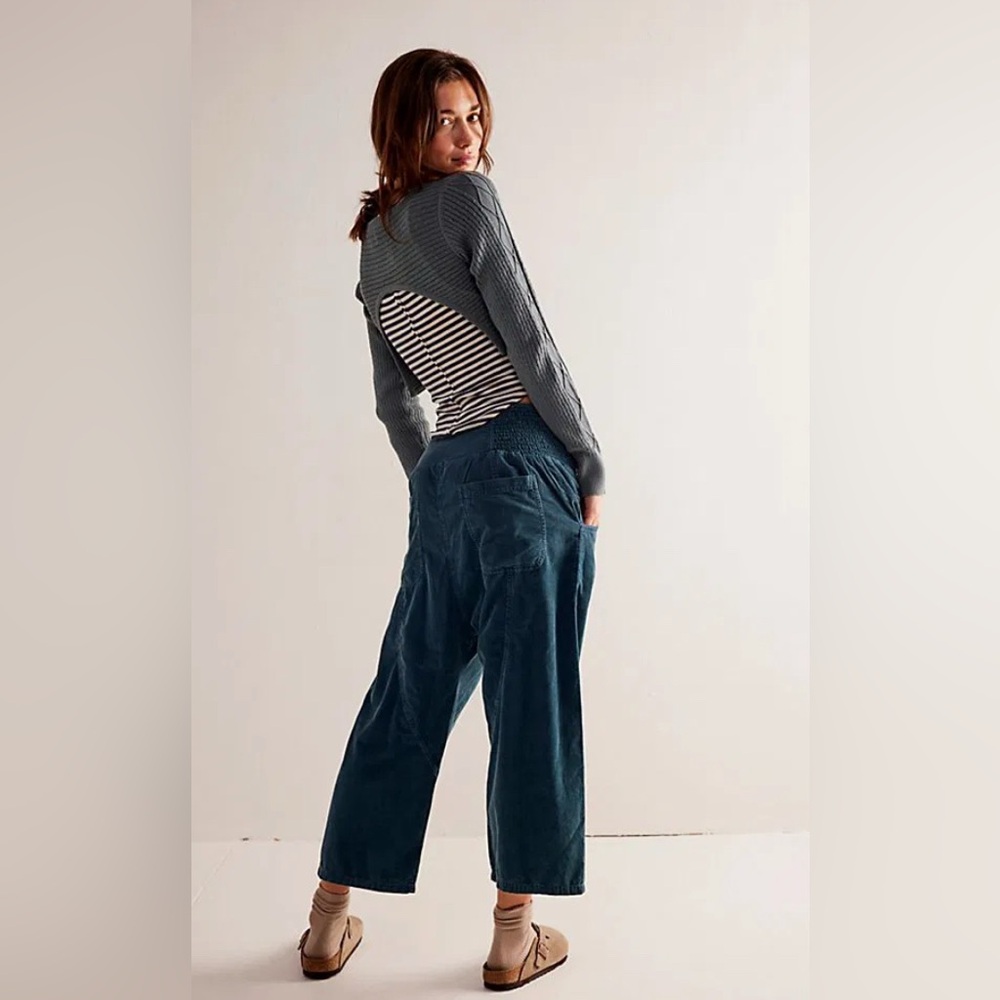 We The Free NWT Lunan Crop Harem
Cord Jeans Color Overboard Size L - Picture 3 of 16